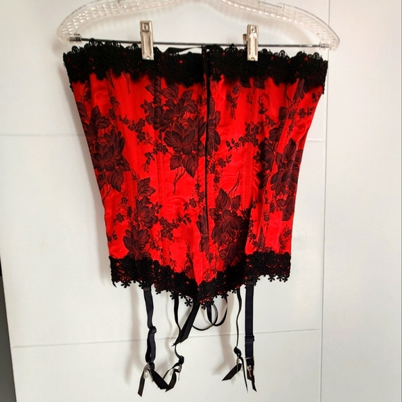 Red Corset with Removable Garder Belt - Picture 1 of 6